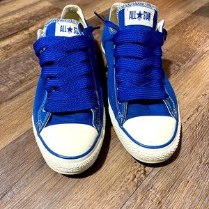 Men’s blue low top converse size 12